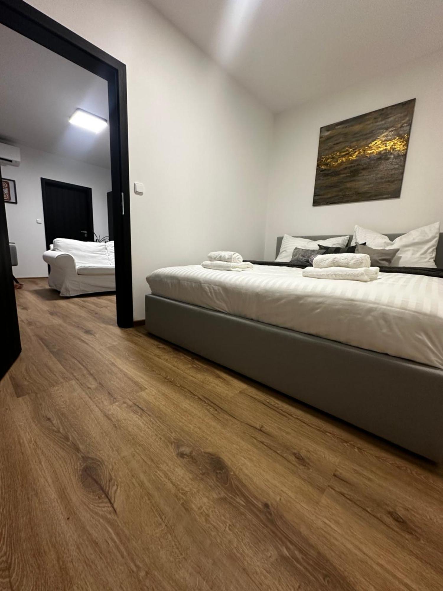 Hodonin Centre View Apartment Luaran gambar